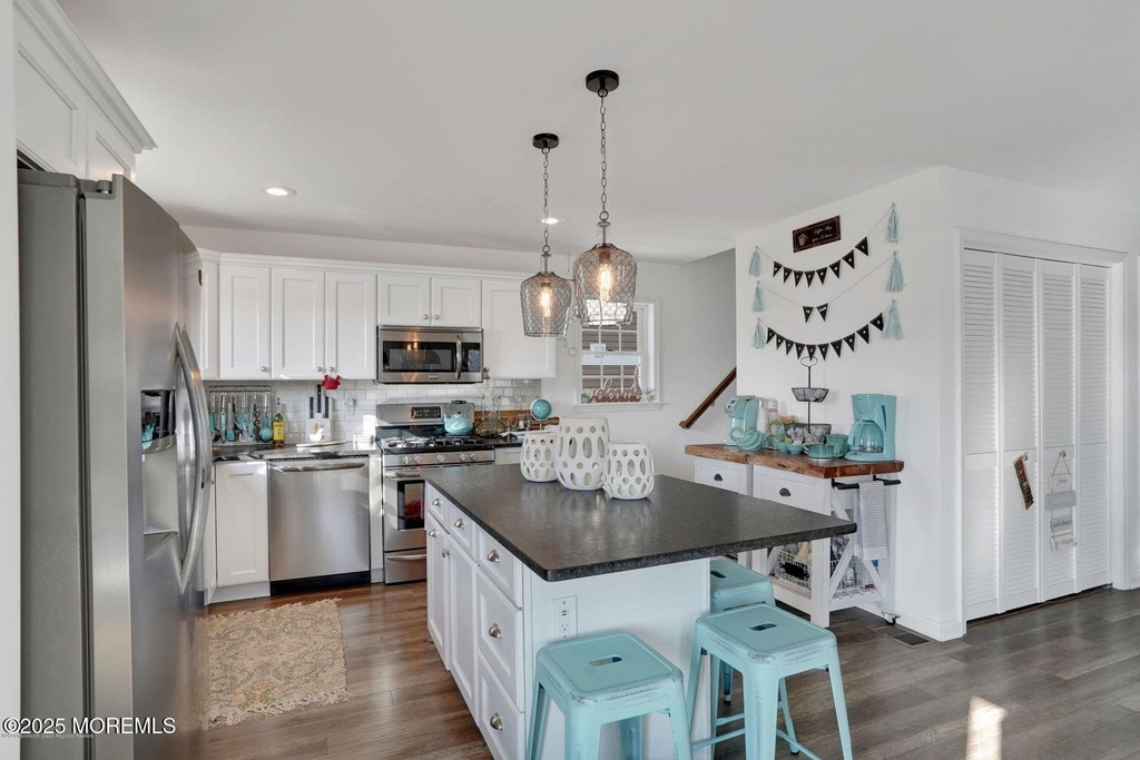 304 6th Avenue - Photo 3