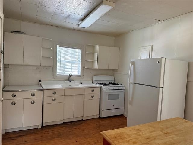 1942 Lincoln Drive - Photo 3