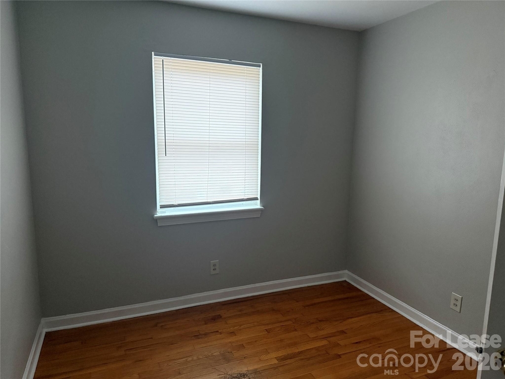 833 4th Avenue Sw - Photo 3