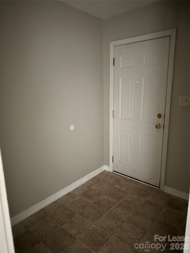 833 4th Avenue Sw - Photo 5