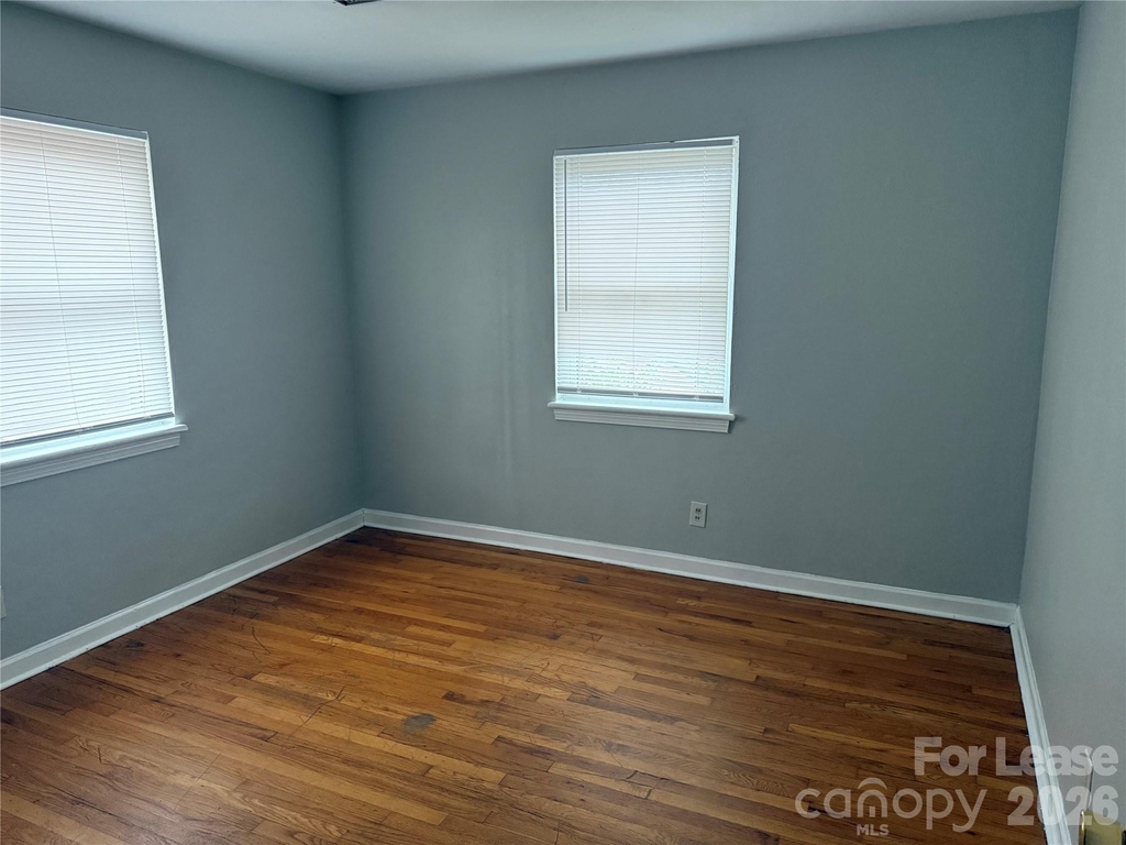 833 4th Avenue Sw - Photo 4