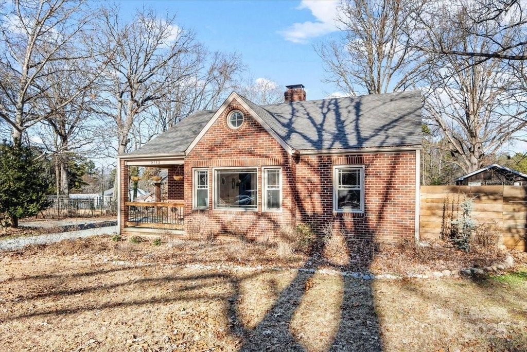 5712 Oak Drive - Photo 1