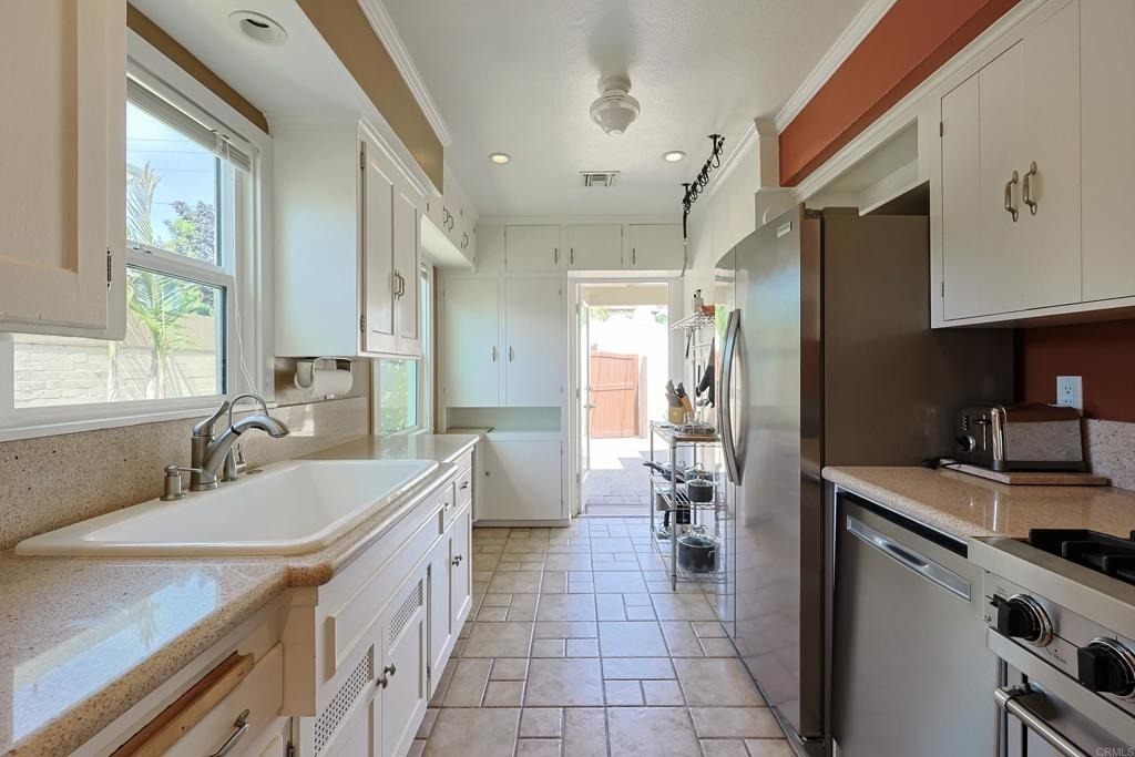 518 5th Street - Photo 33