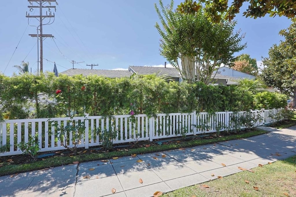 340 Glorietta Place - Photo 55