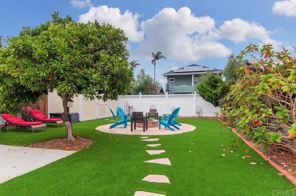 1033 Encino Row - Photo 9
