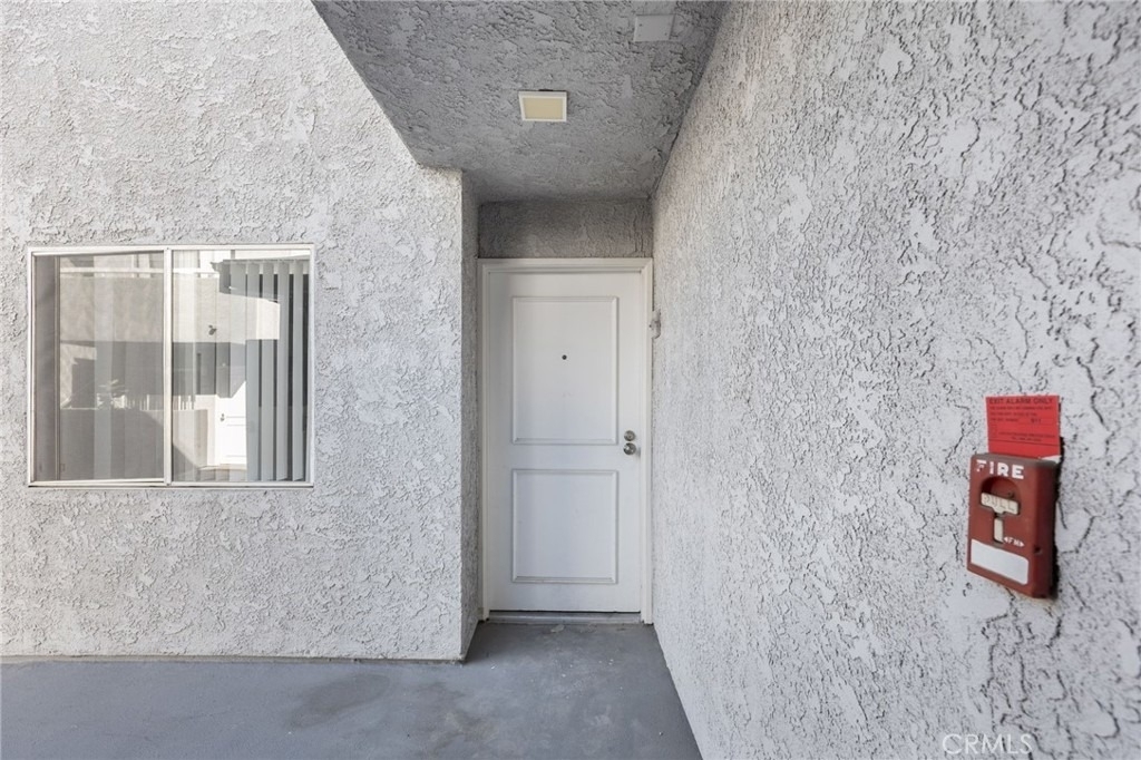 4406 Cahuenga Boulevard - Photo 2
