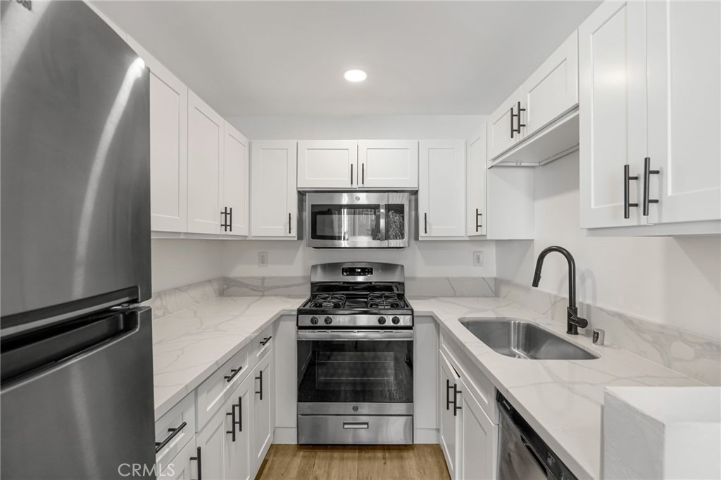 4406 Cahuenga Boulevard - Photo 8