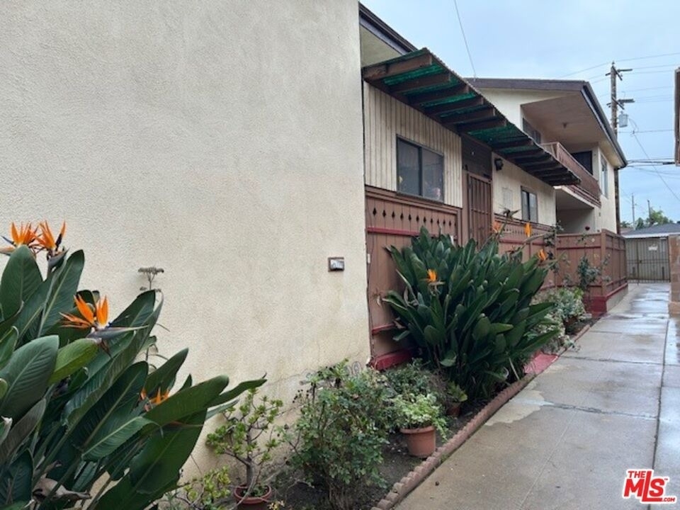 10702 Crenshaw Boulevard - Photo 1