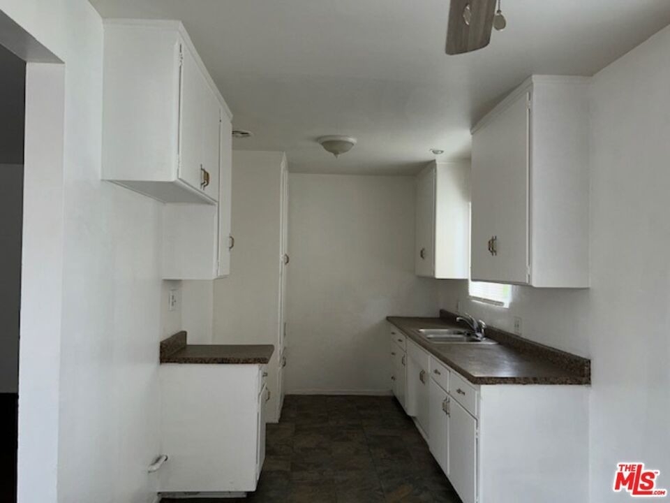 10702 Crenshaw Boulevard - Photo 10