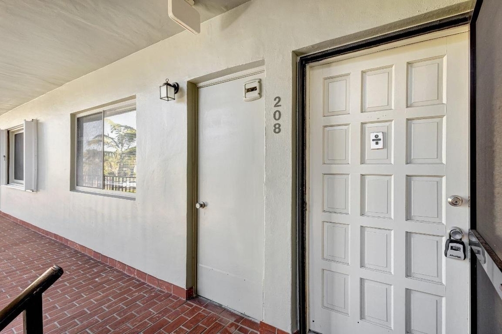 4090 Tivoli Court - Photo 18