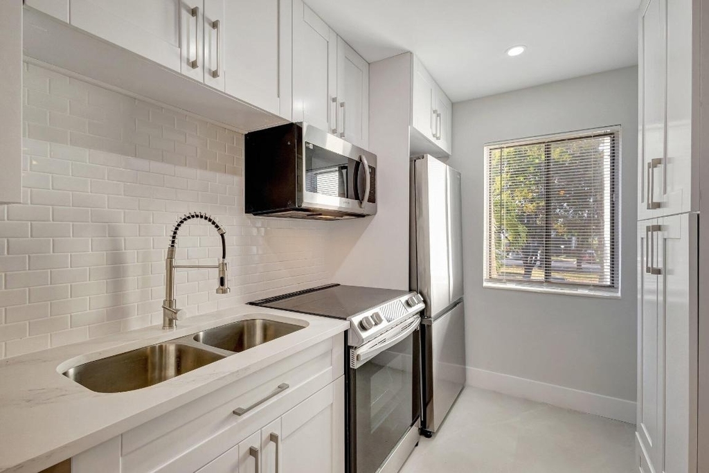 4090 Tivoli Court - Photo 6