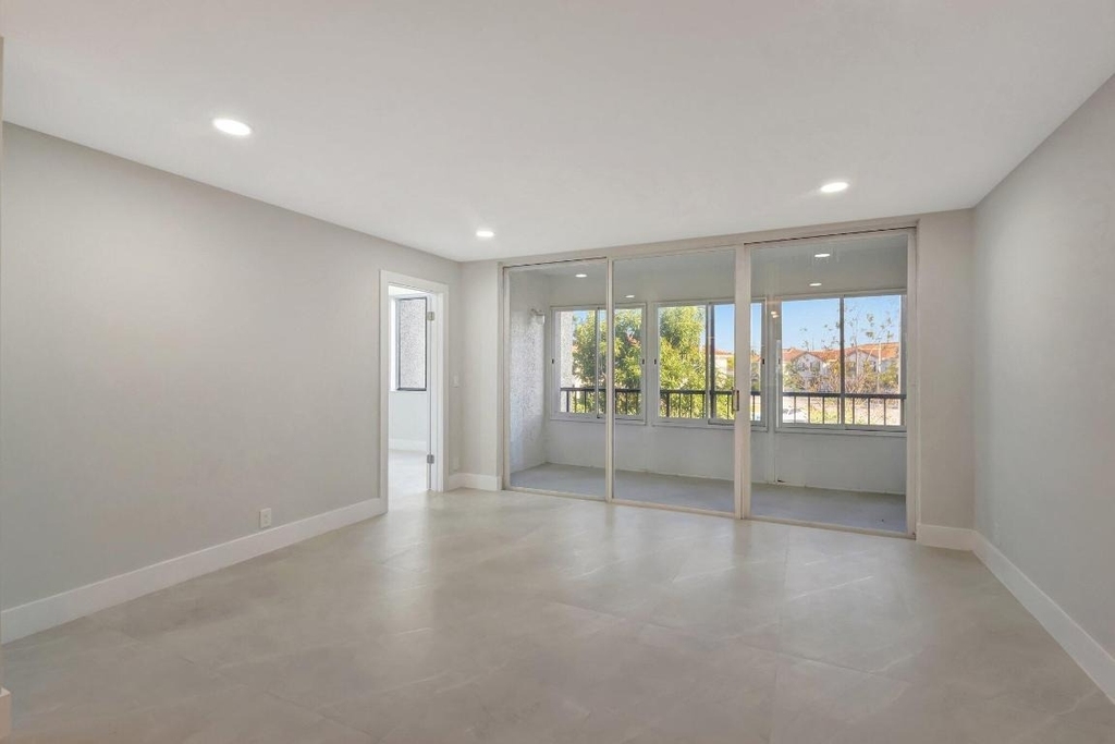 4090 Tivoli Court - Photo 11