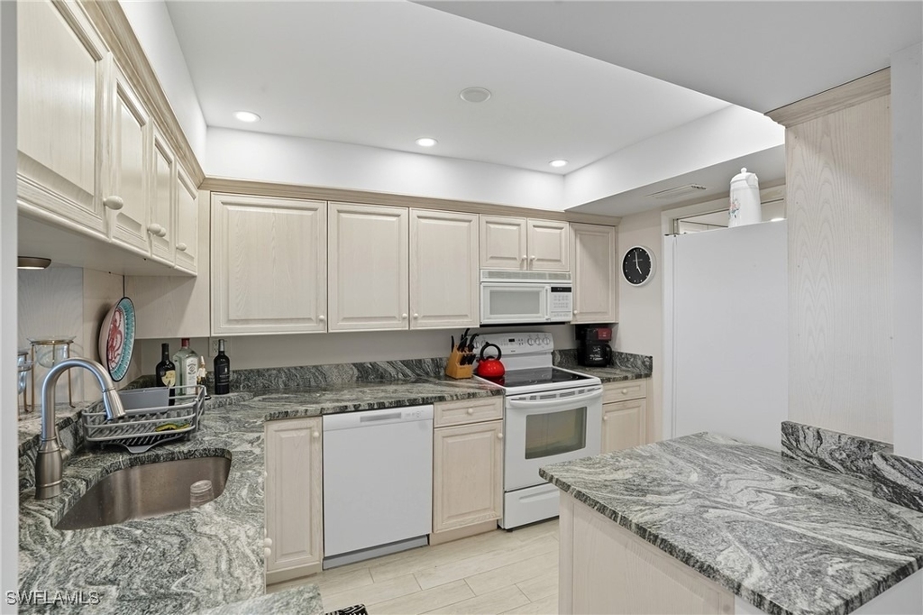 25900 Hickory Boulevard - Photo 6