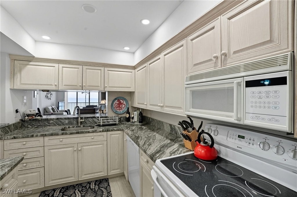 25900 Hickory Boulevard - Photo 7