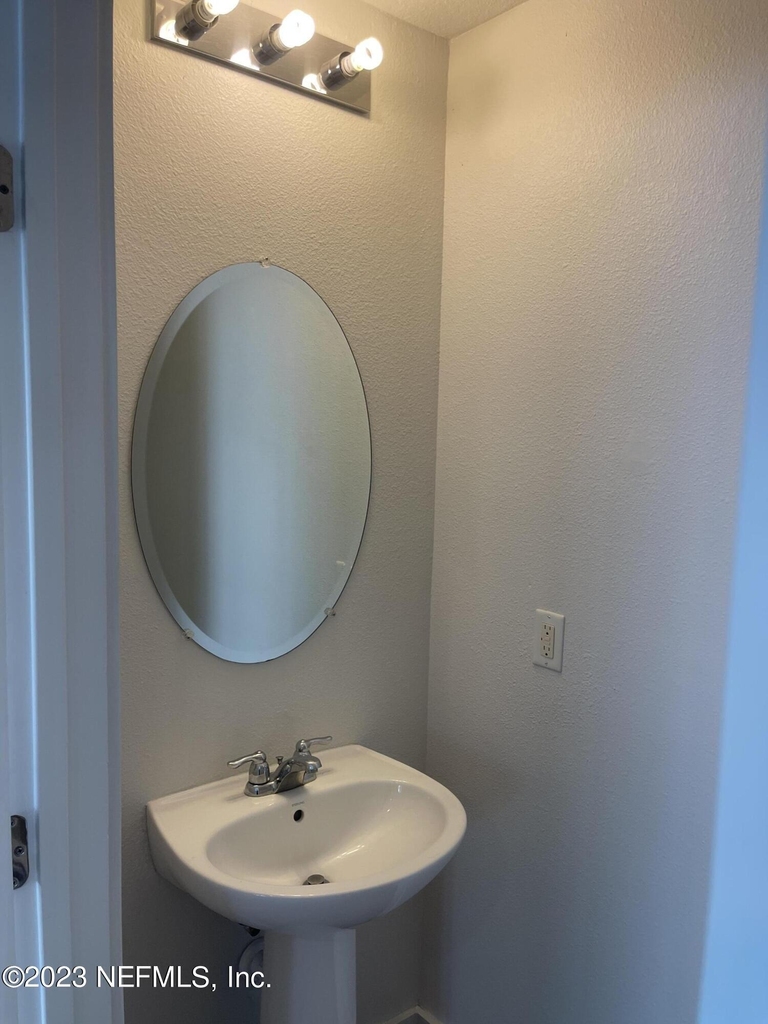 7003 Butterfield Court - Photo 8