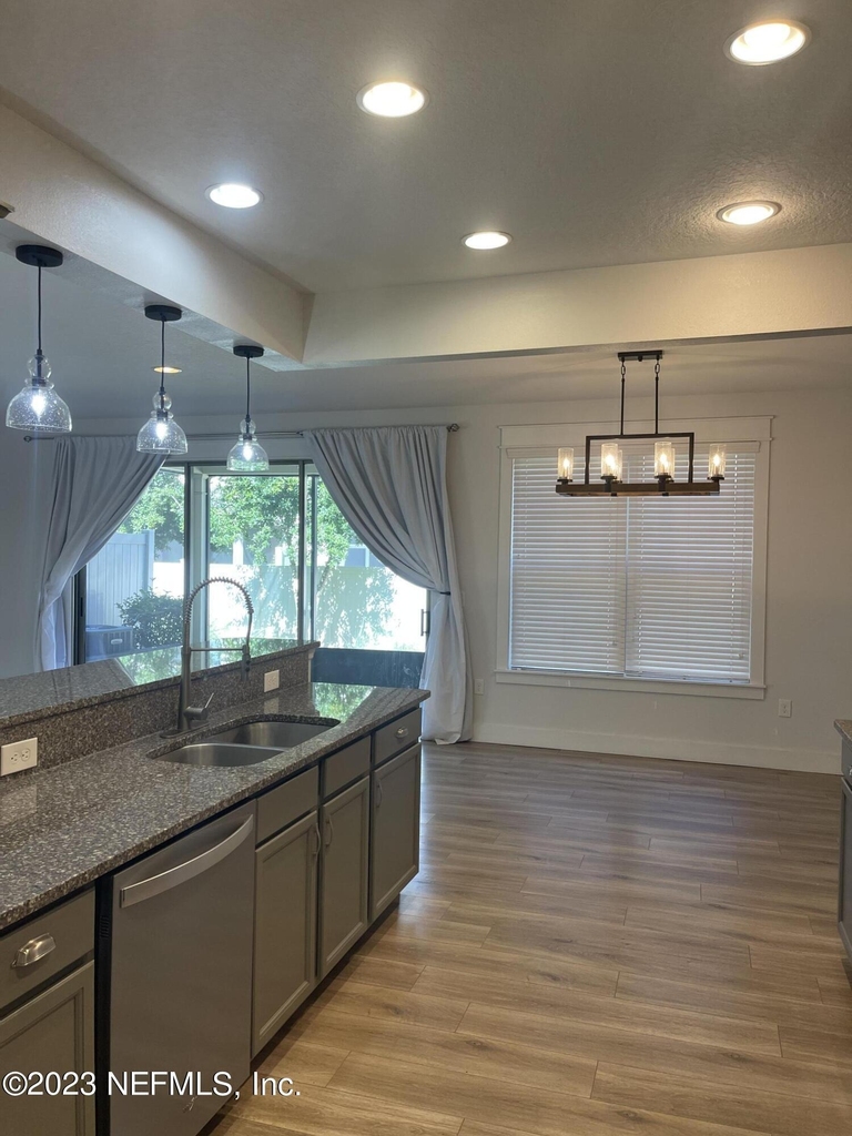 7003 Butterfield Court - Photo 3