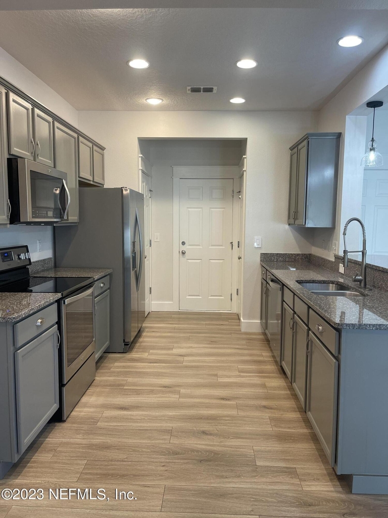 7003 Butterfield Court - Photo 1