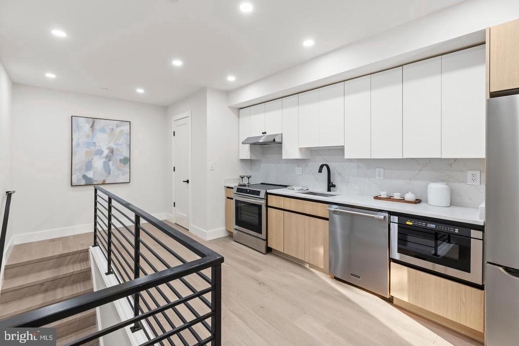 3923 14th Street Nw - Photo 10