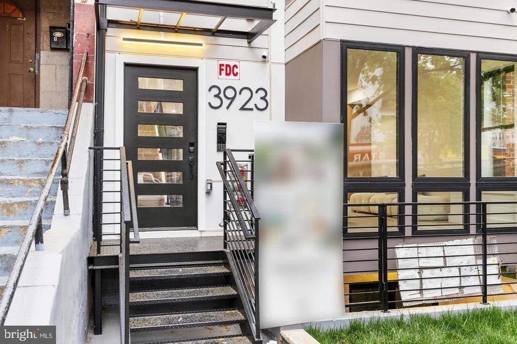 3923 14th Street Nw - Photo 1