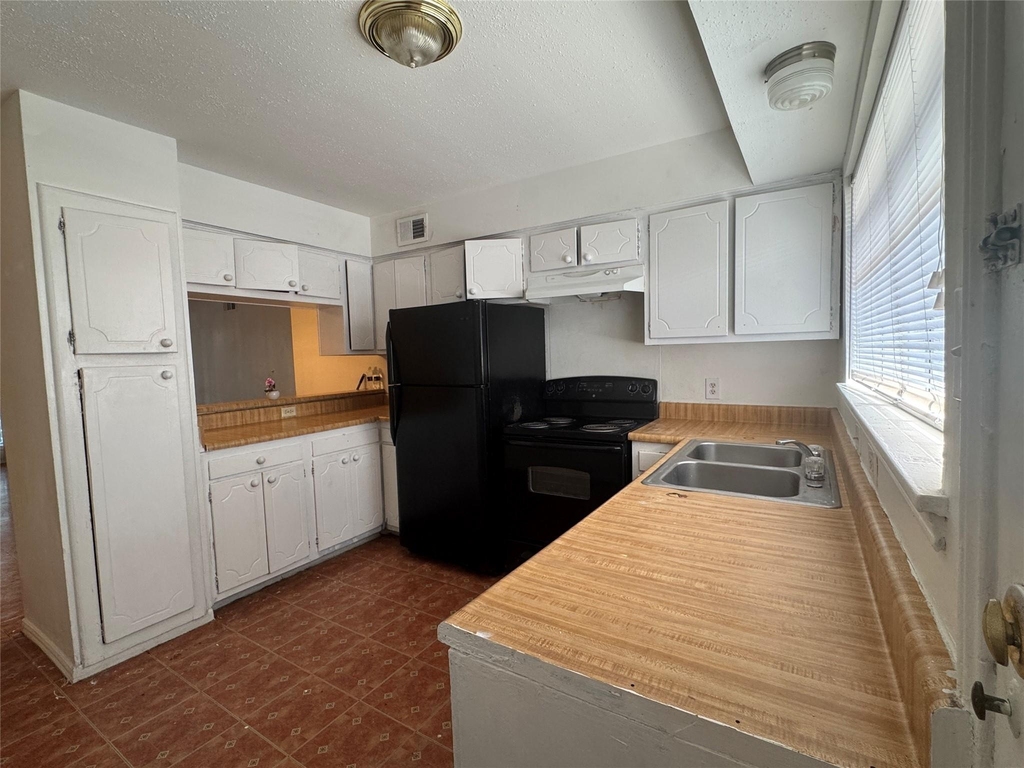 6405 Westward Street - Photo 1