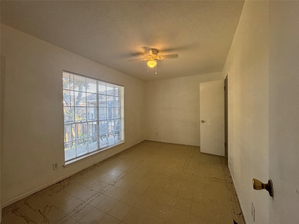 6405 Westward Street - Photo 6
