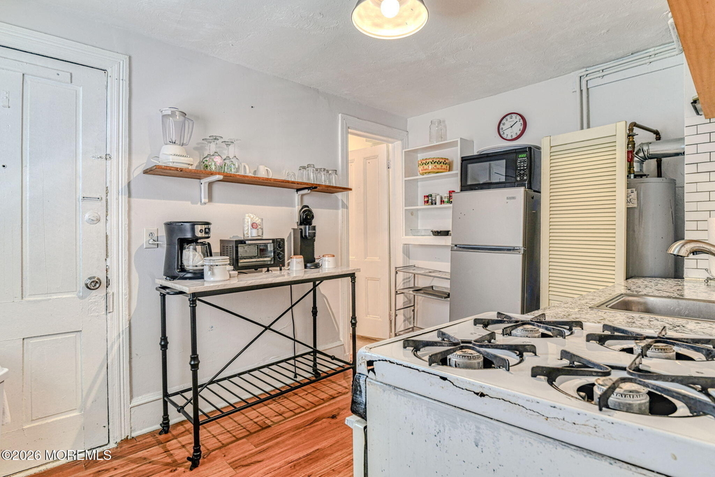 19 Webb Avenue - Photo 11