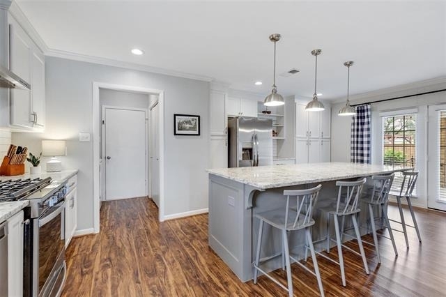 607 W Cedar Street - Photo 2