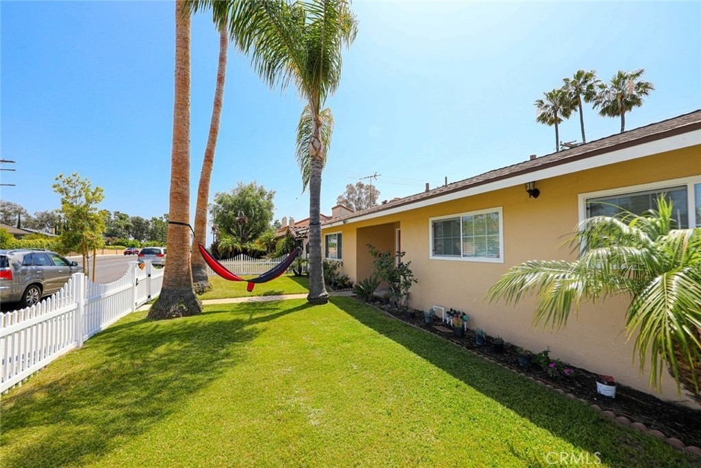 18091 Newland Street - Photo 2