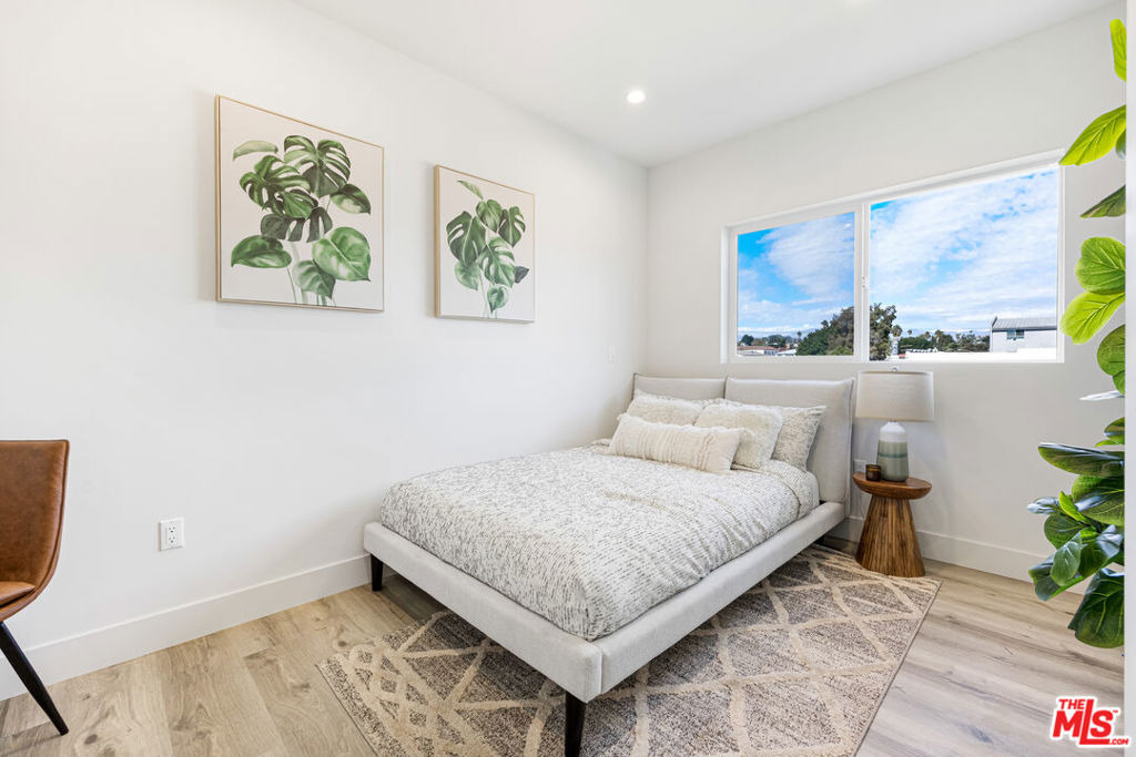 222 N Coronado Street - Photo 8