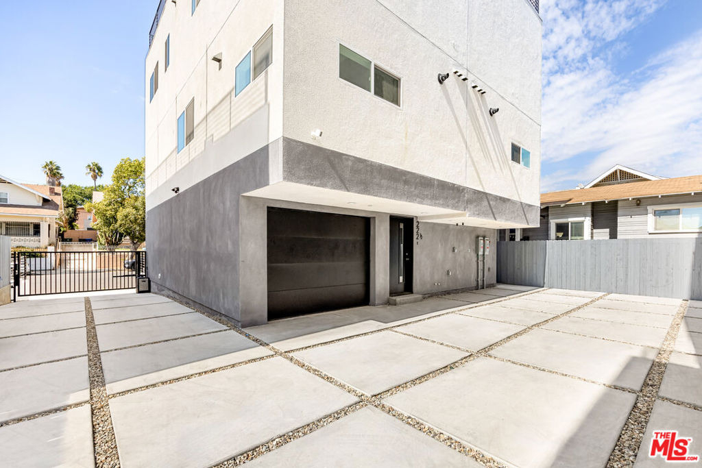 222 N Coronado Street - Photo 15