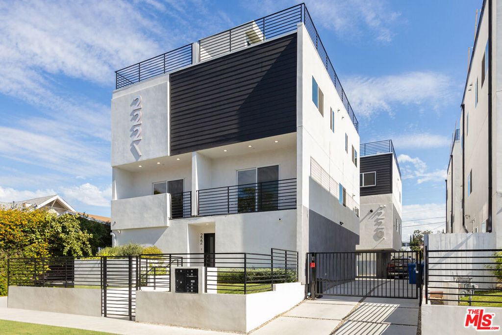 222 N Coronado Street - Photo 17