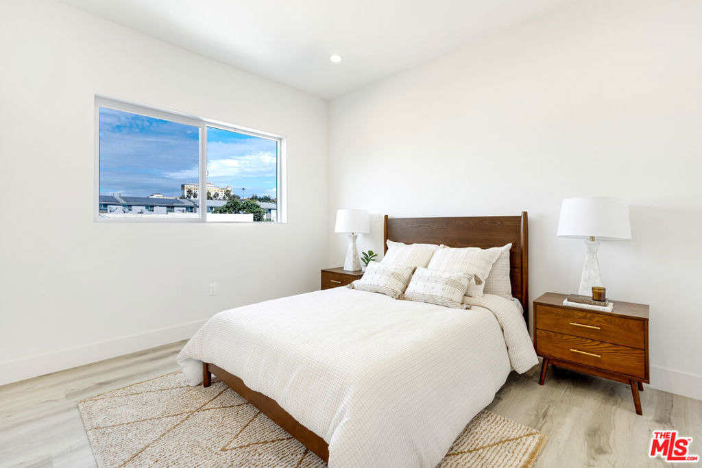 222 N Coronado Street - Photo 6