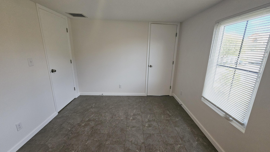 914 10th Street - Photo 14