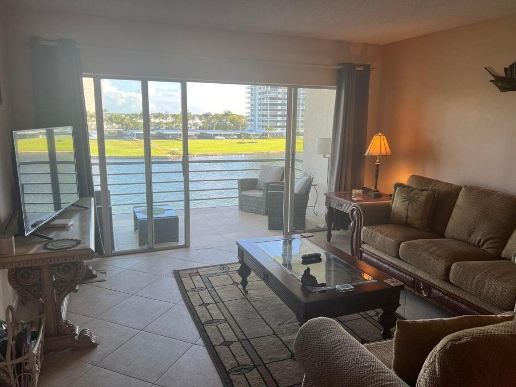 20 Yacht Club Drive - Photo 3