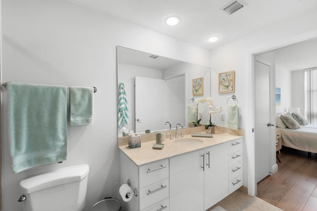 550 Okeechobee Boulevard - Photo 13