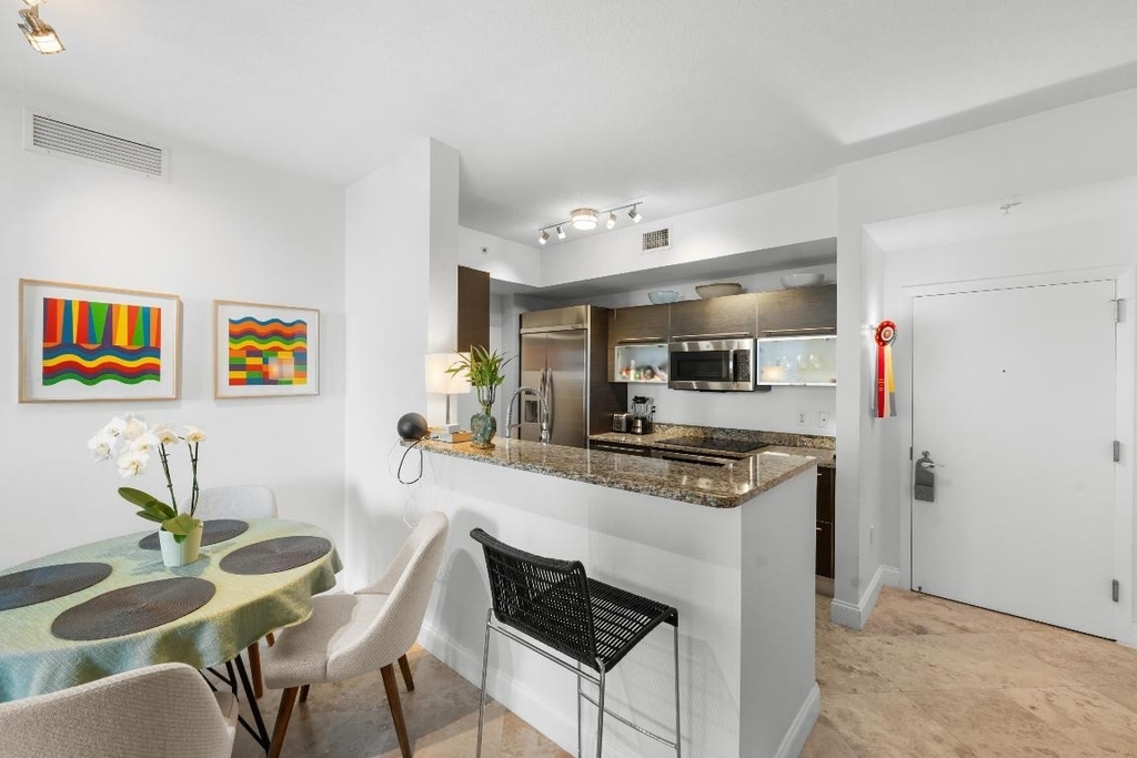 550 Okeechobee Boulevard - Photo 2