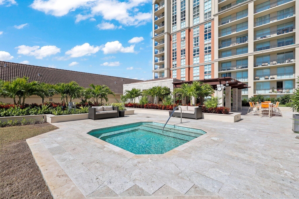 550 Okeechobee Boulevard - Photo 32