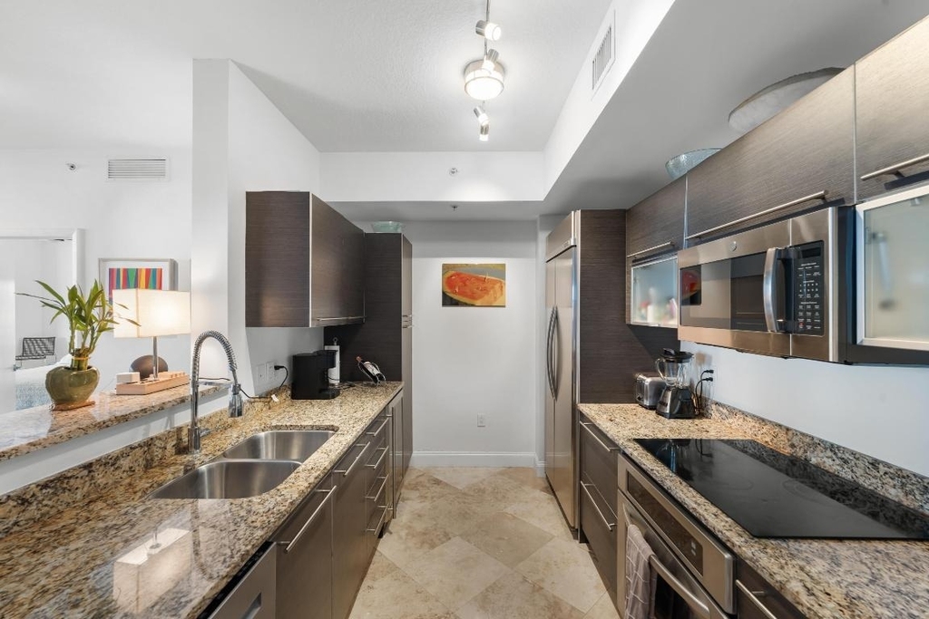 550 Okeechobee Boulevard - Photo 1