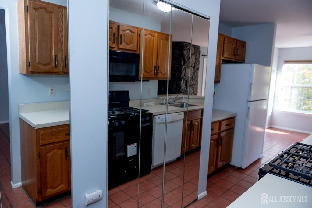 2162 Ash Court - Photo 7