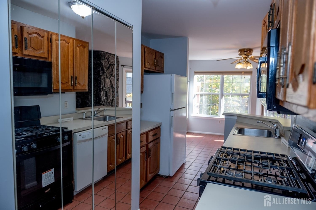 2162 Ash Court - Photo 6