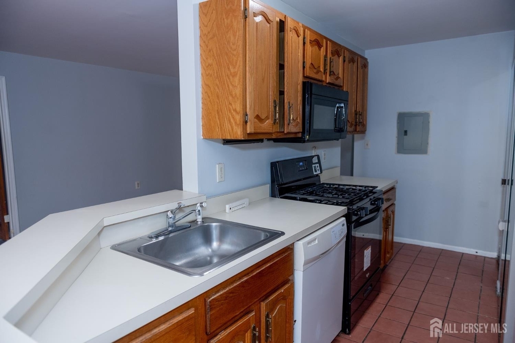 2162 Ash Court - Photo 4