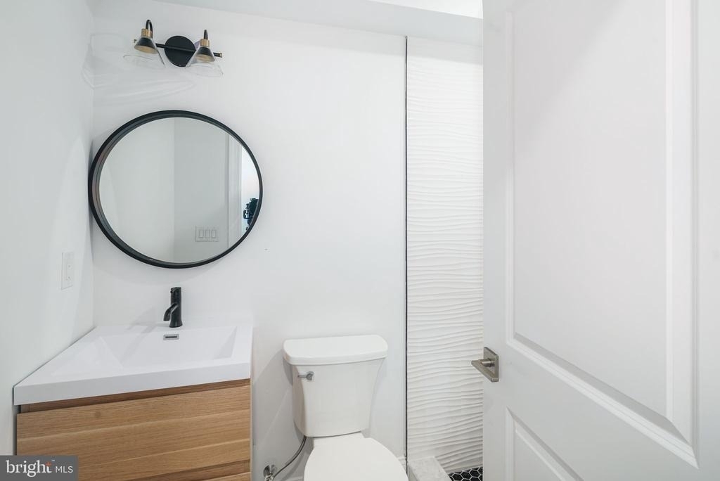 653 N Preston Street - Photo 7