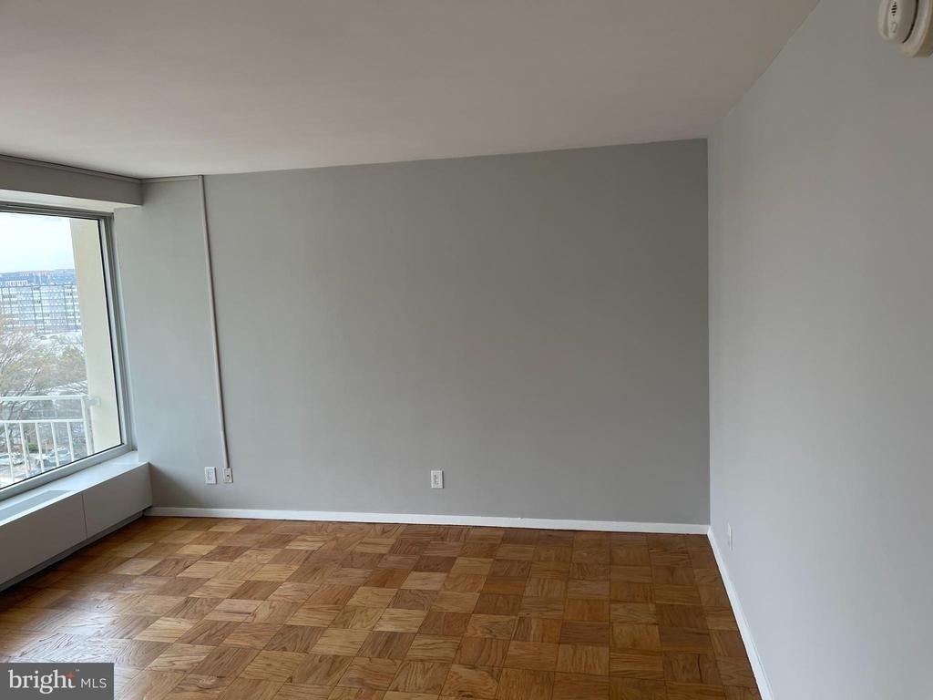 1435 4th Street Sw - Photo 4