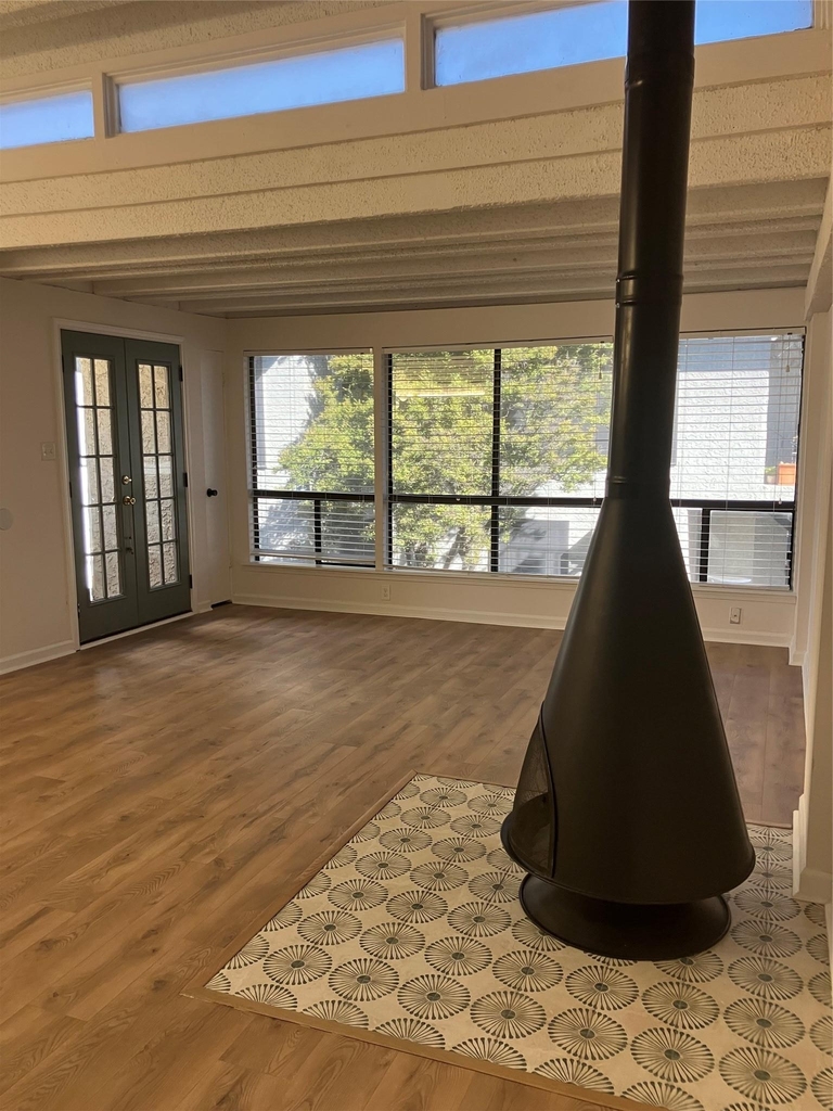 5914 Lago Vista Way - Photo 1