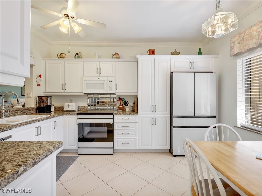 725 Saratoga Circle - Photo 5