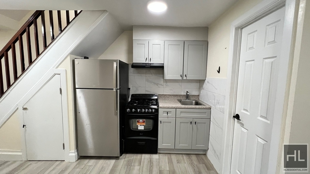 798 Miller Avenue - Photo 0