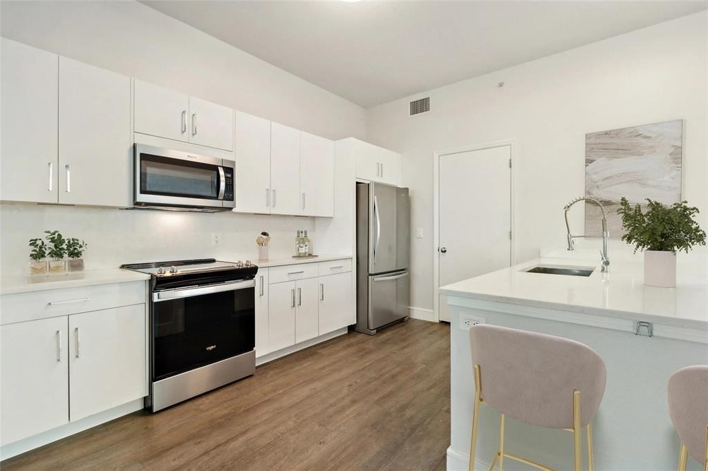 415 E Pine Street - Photo 9