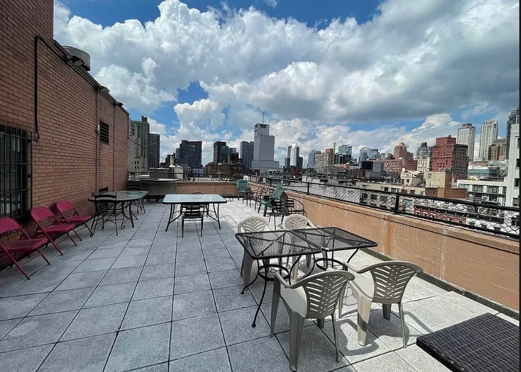 343 West 51st Street - Photo 8