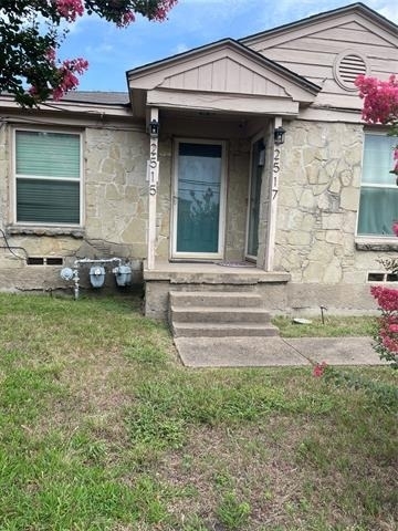 2517 Amelia - Photo 0