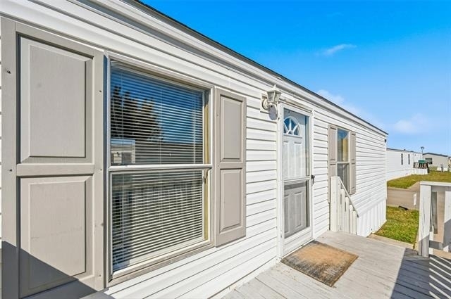 607 Keats Road - Photo 1
